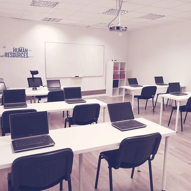 ASFING SOL.EMPRESARIALES SL mesas sillas aula